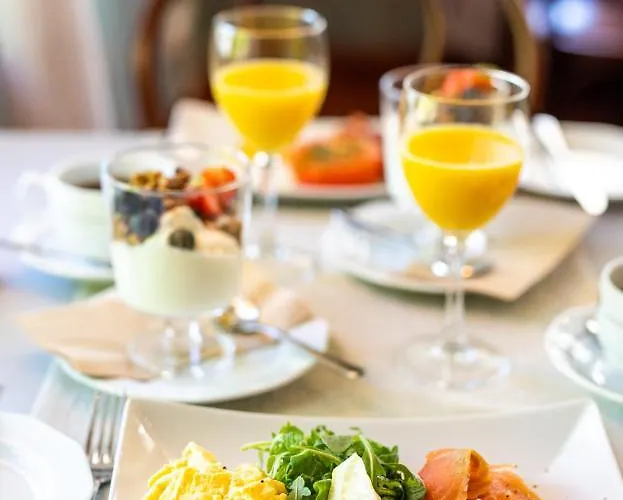 Cafe-restaurant & Saima Отель Савонлинна